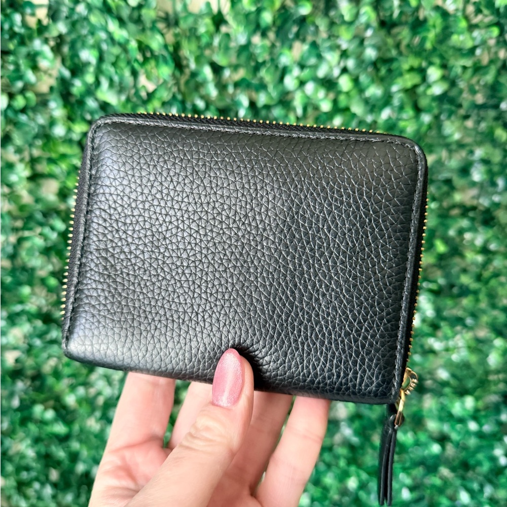 Tory Burch Black Pebbled Leather Zip Compact Wallet - Picture 2 of 7